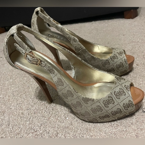 GUESS Beige and brown GG high heels size 8M - Picture 9 of 12